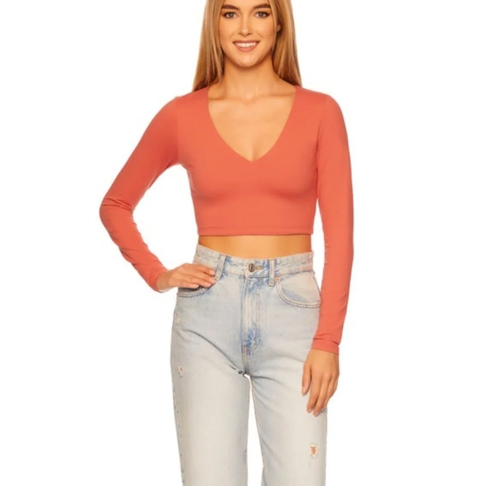 Susana Monaco very v long sleeve crop top Cherry Blossom red size medium NEW NWT
